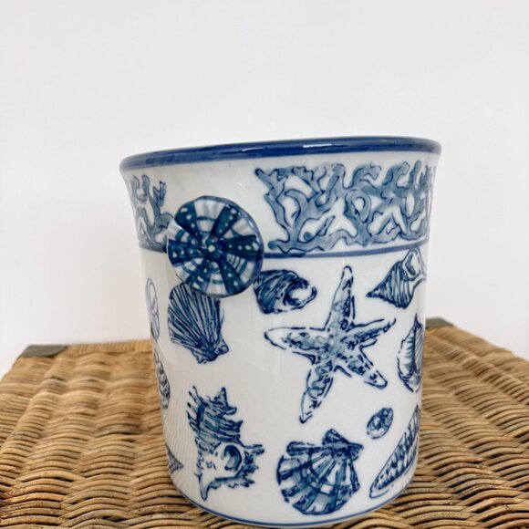 Coastal Shell Chinoiserie Ceramic Ice Bucket - Picture 3 of 3
